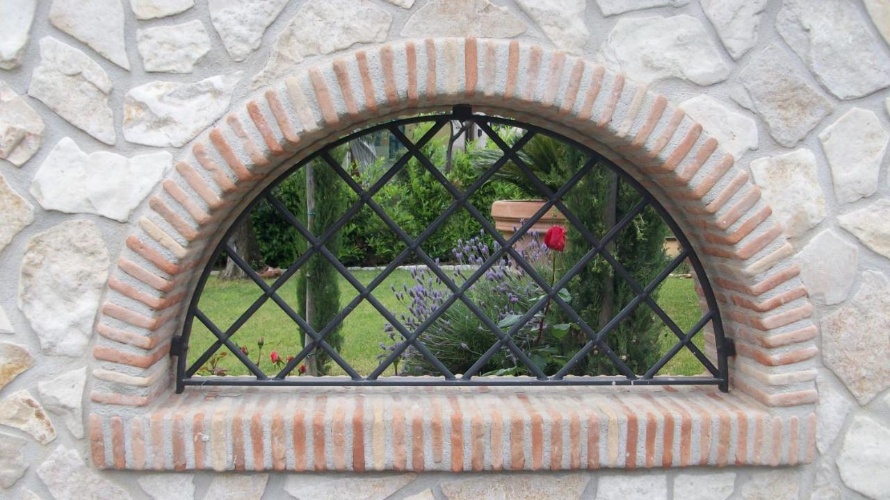 Il Giardino Degli Ulivi Bed & Breakfast Canneto  Bagian luar foto