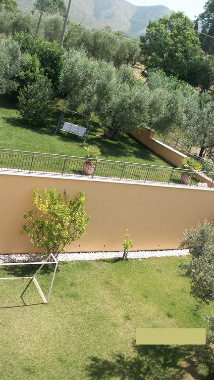 Il Giardino Degli Ulivi Bed & Breakfast Canneto  Bagian luar foto